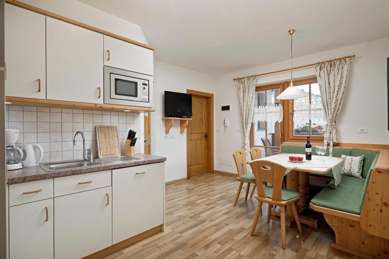 Ferienwohnung Wohnhof Algund Exterior foto